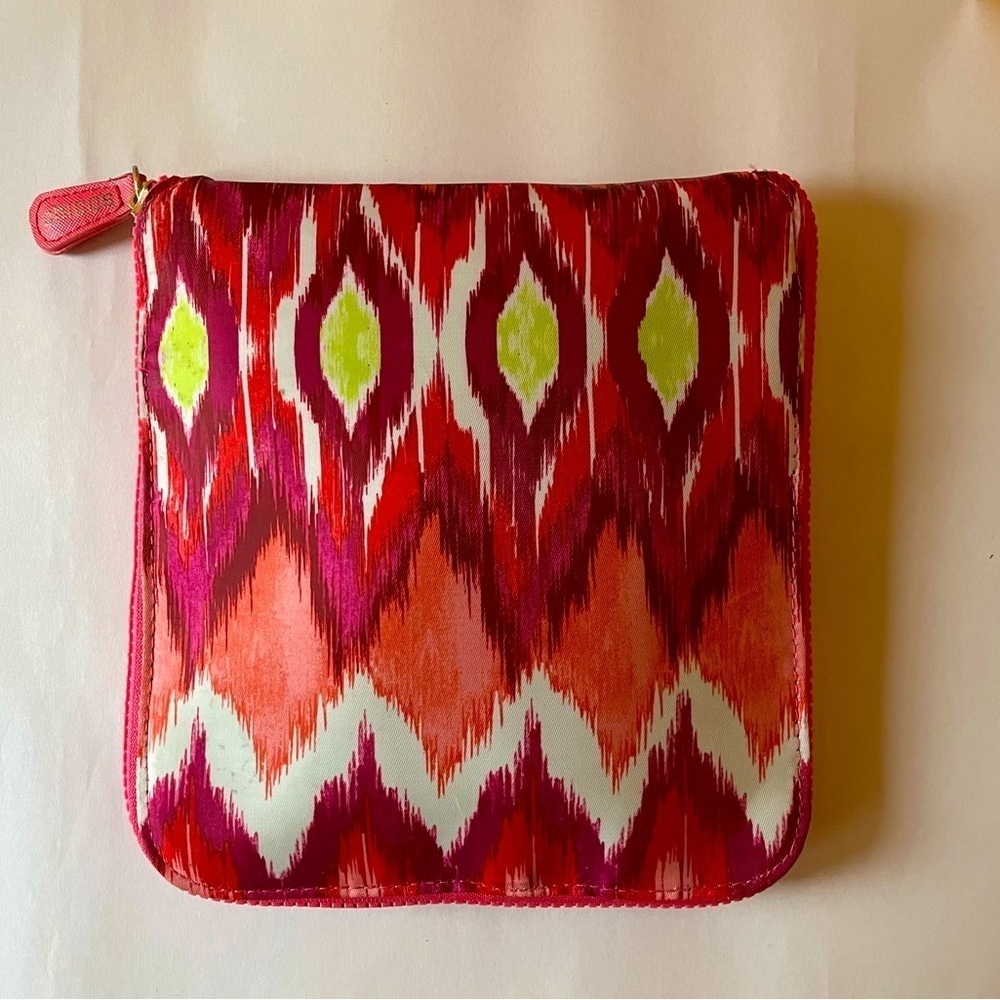 Chico’s IKAT Be Bold Large Zip Around Packable Tote Pink/Red/White EUC